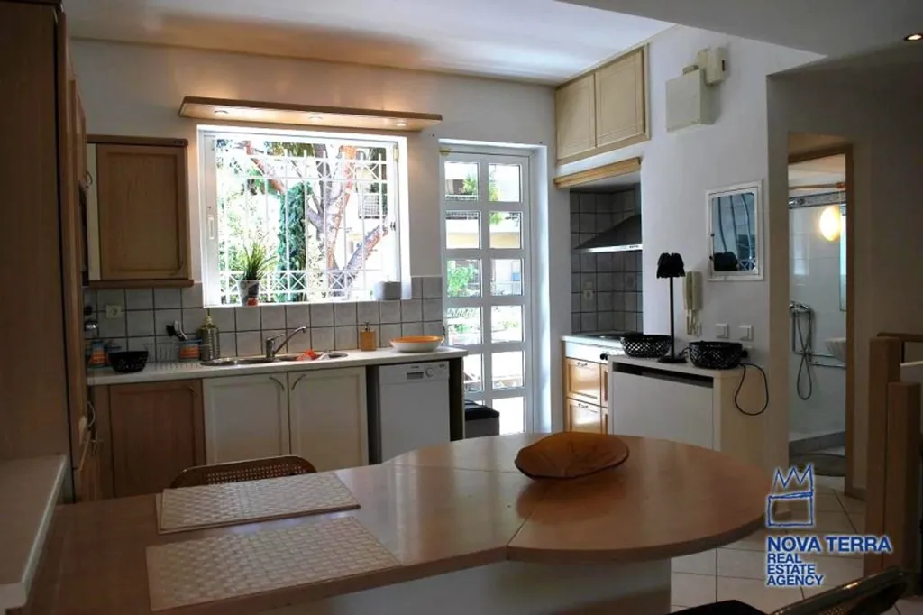 Cuisine - Luxurious Apartment with Forest View in Vouliagmeni