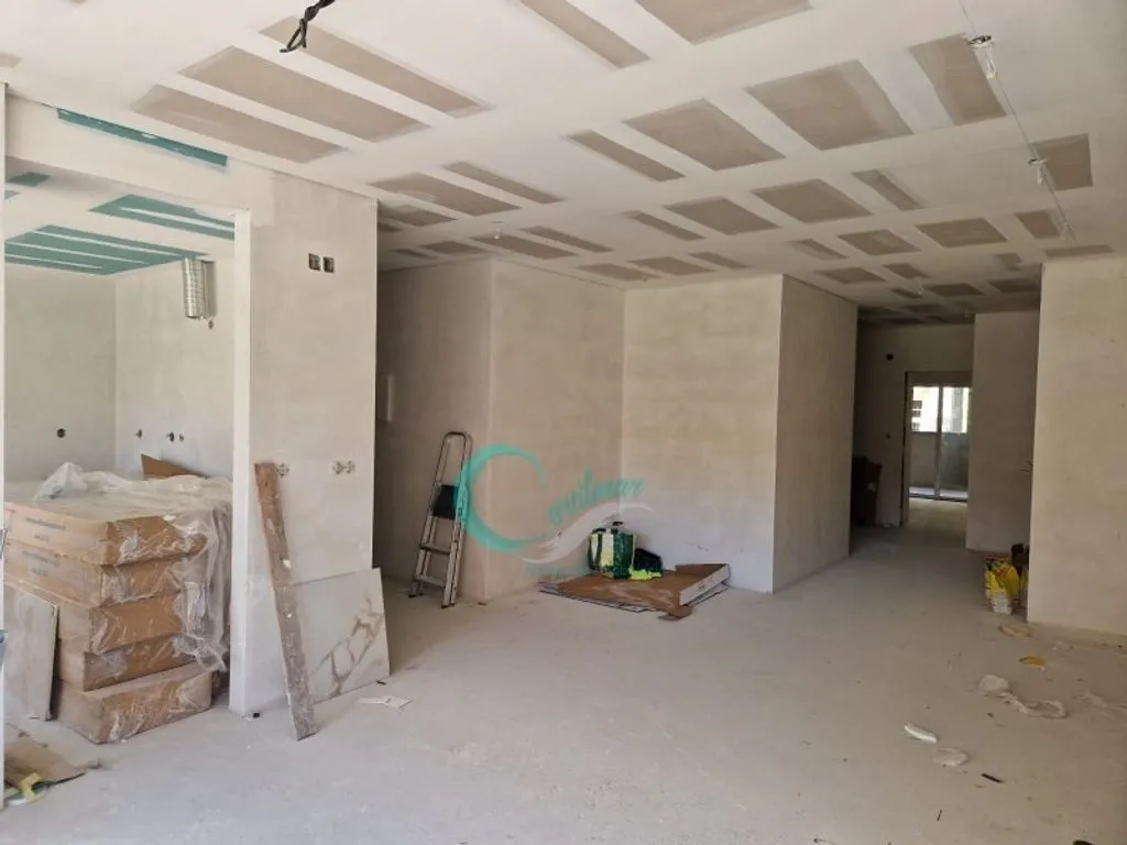 Pièces - 3-Bedroom Apartment with Balcony in Corroios