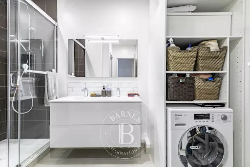 Buanderie - Appartement de Luxe avec Jardin au 15ème Arrondissement