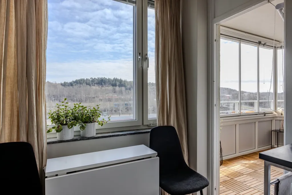 Kabinet - Apartment with Glass Balcony in Göteborg