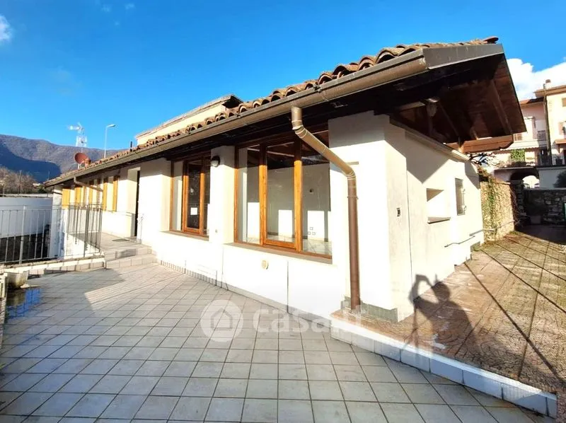 Terrace - Rustic Villa with Private Garden in Trescore Balneario