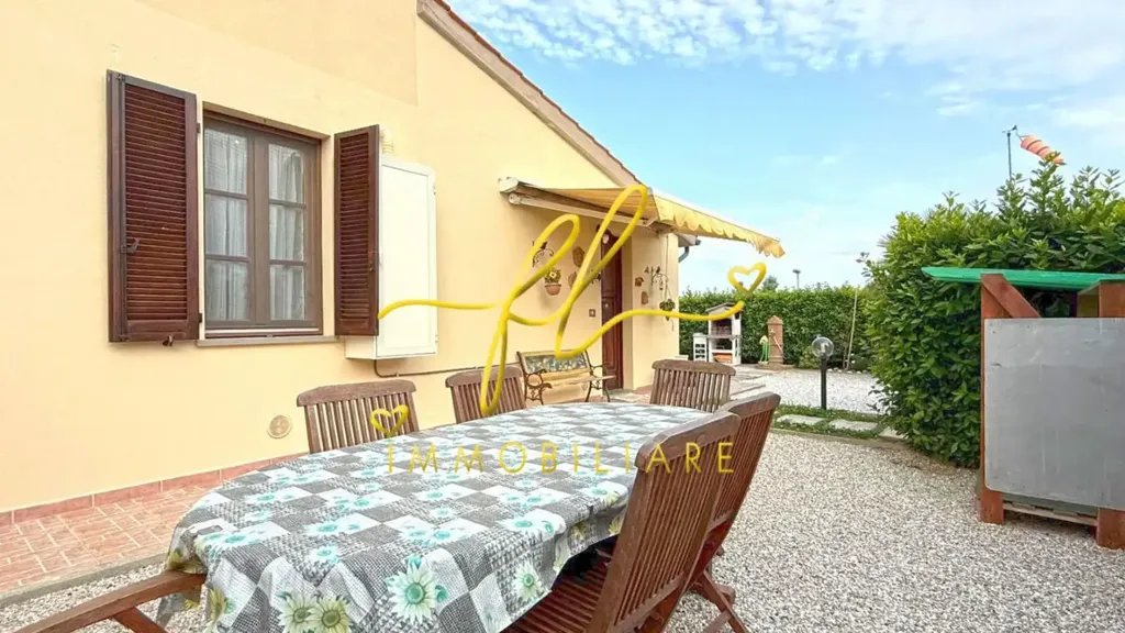 Terrazza - Quadrilocale with Garden in Cecina