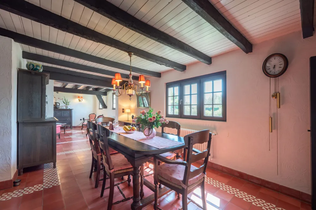 Salle à manger - Cottage Rénové avec Terrasse près de Bruges