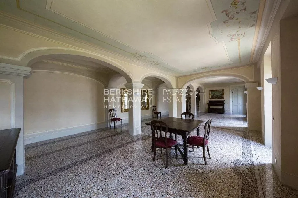 Söögituba - Luxury Villa with Lake View in Dizzasco