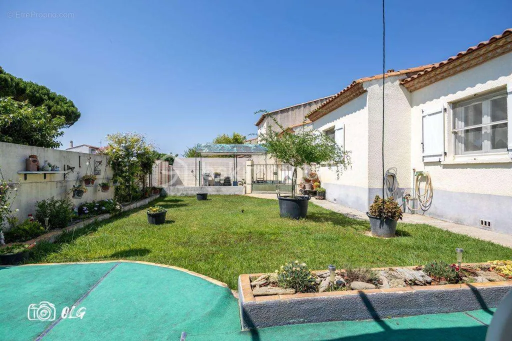 Jardin - Villa avec Studio Indépendant à Lansargues