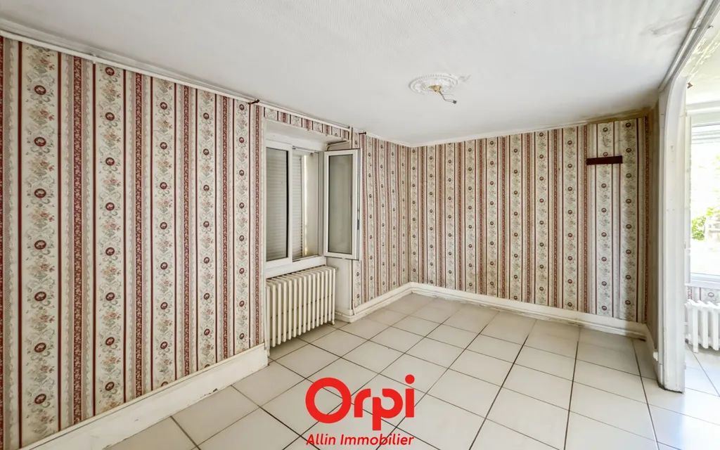 Pièces - Maison à Rénover avec Jardin à Gouzon