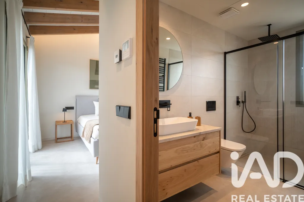 Bathrooms - Contemporary Chalet with Pool in Sineu