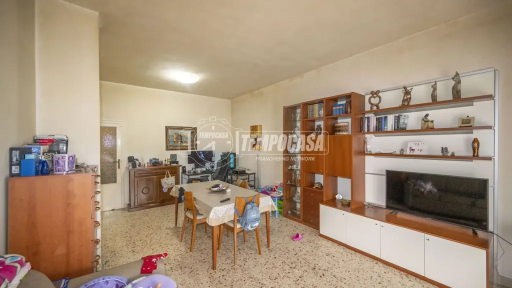 Salle à manger - Bright Trilocale with Balcony in Messina