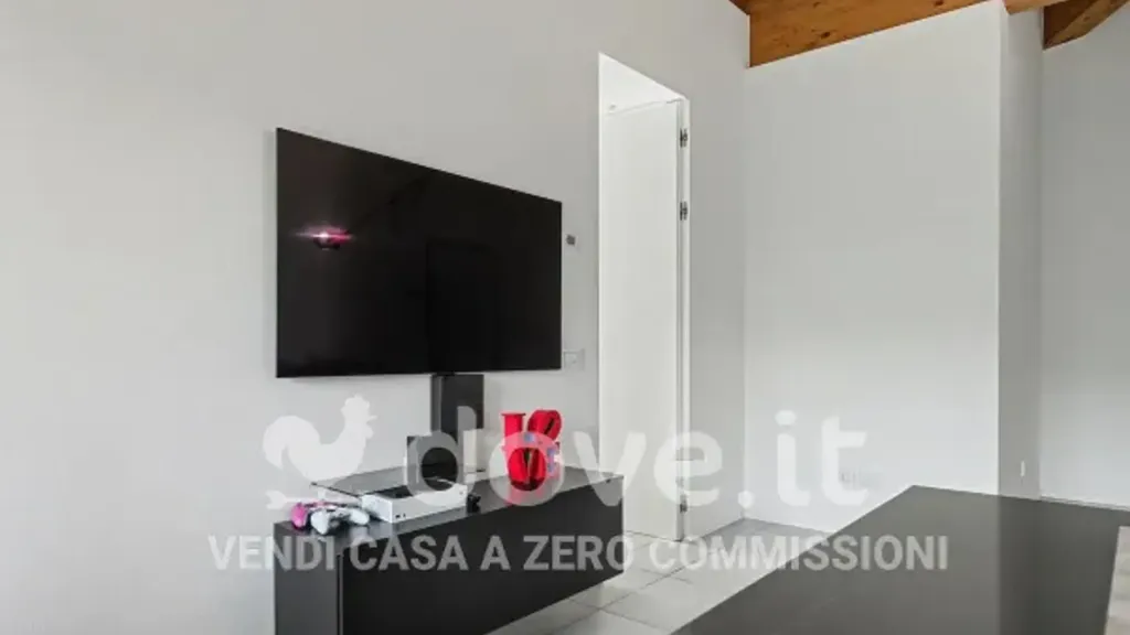 Elutuba - Modern Apartment with Balcony in Vertova