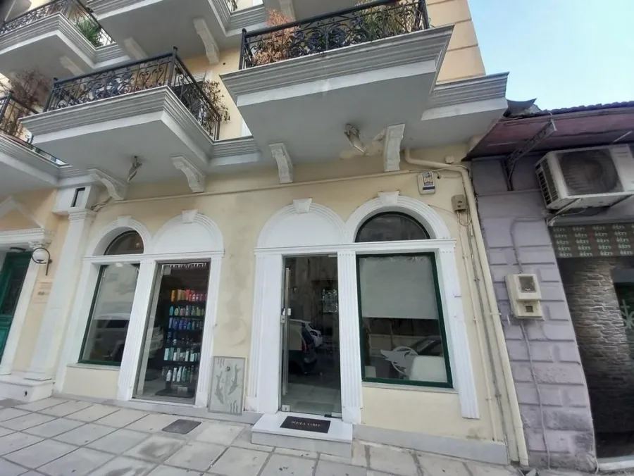 Välivaade - Retail Unit with Workspace in Serres Centre