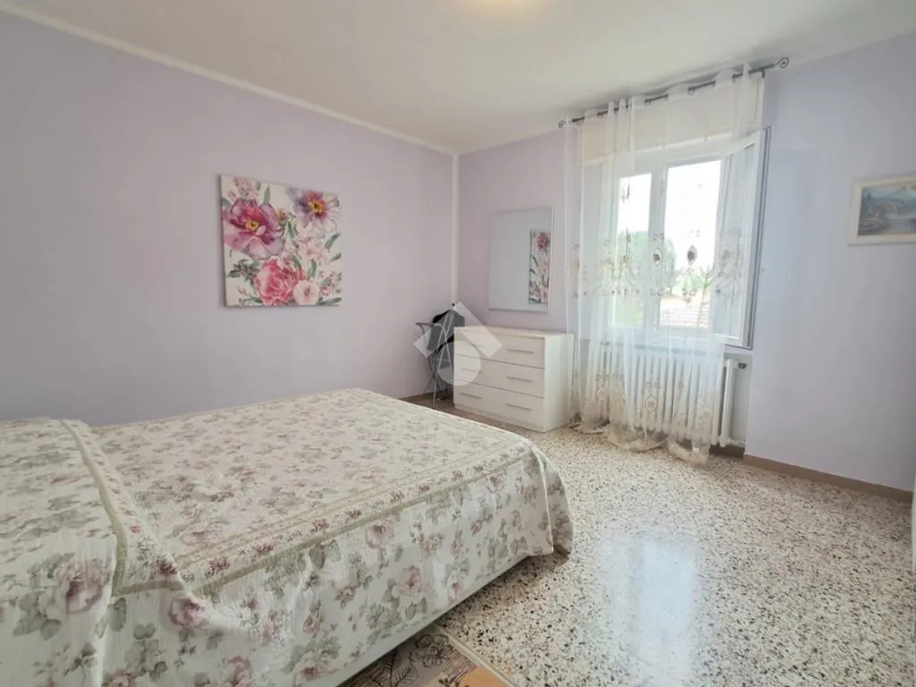 Chambres - 3-Bedroom Apartment with Balcony in Medicina