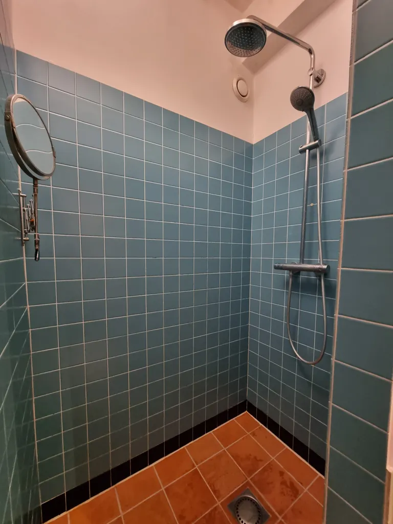 Salles de bain - Ground Floor Apartment with Canal View in Amsterdam