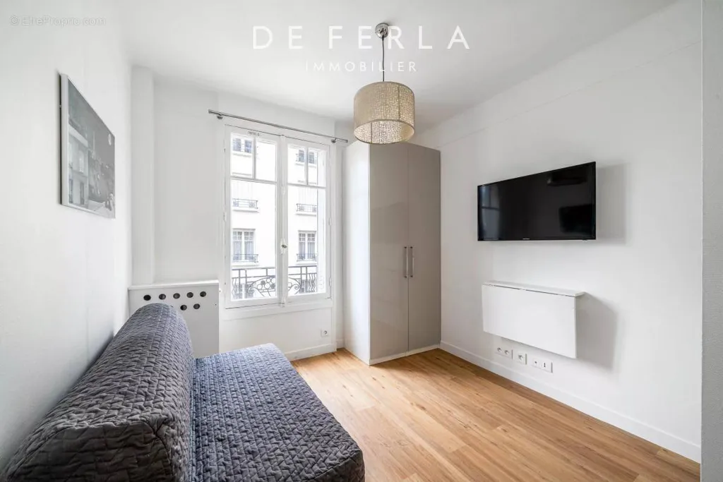 Séjour - Studio Refait à Neuf avec Ascenseur à Paris XVème