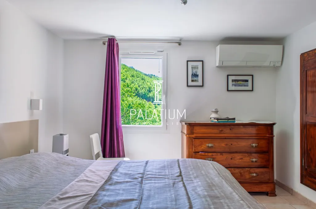 Bedrooms - Rustic Bastide with Mountain View near Sisteron