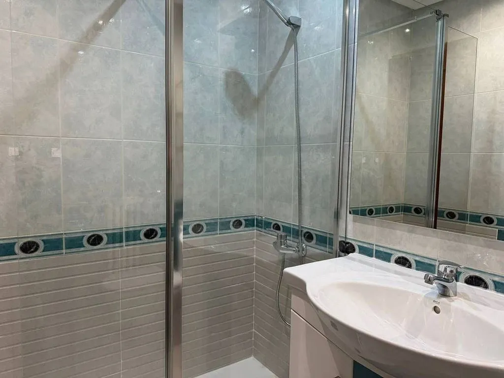 Salles de bain - Furnished Flat with Balcony in Central Location