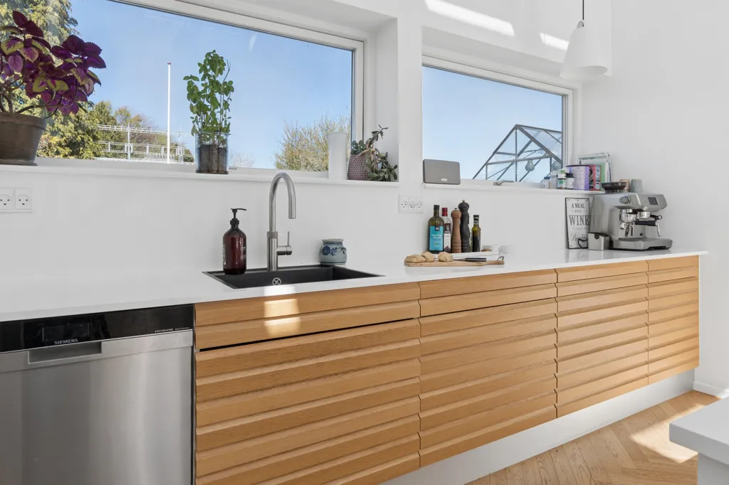 Köök - Architect-Designed Villa with Park View in Stenløse