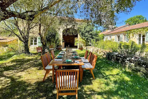 Terrasse - Hamlet Rénové avec Vue sur les Pyrénées à Condom