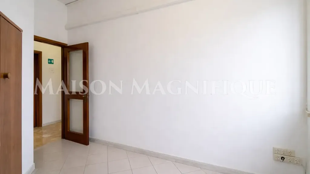 hallway_entrance
