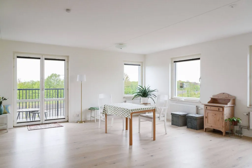 Sala da pranzo - Corner Flat with Two Balconies in Aromalund, Lund