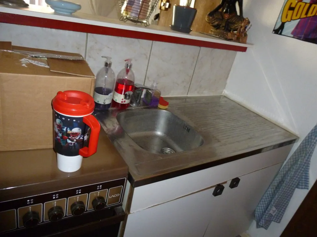 Kitchen - Studio with Courtyard in Strasbourg's Krutenau