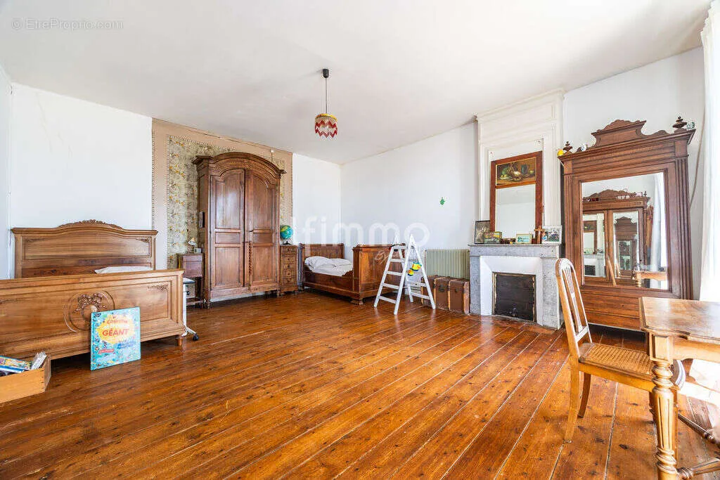 Bedrooms - Girondine with Potential in Cérons