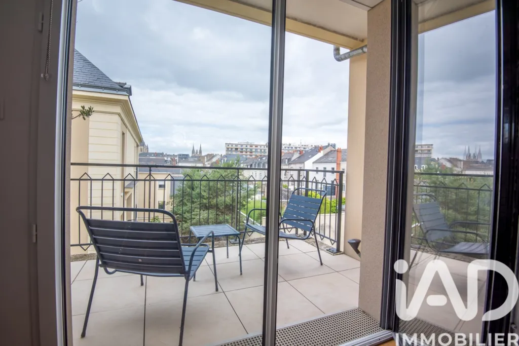 Balcony - 6-Piece Apartment with Terraces in Rue des Arènes