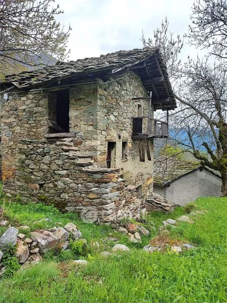Esterno - Rustic Farmhouse with Mountain View in Perloz
