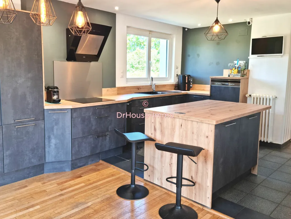 Köök - Spacious House with Extensive Garden in Charmes