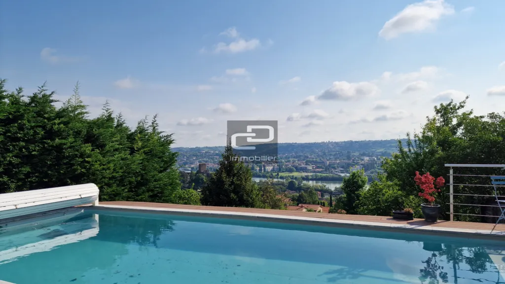 Bassein - Villa with Exceptional View in Albigny sur Saône