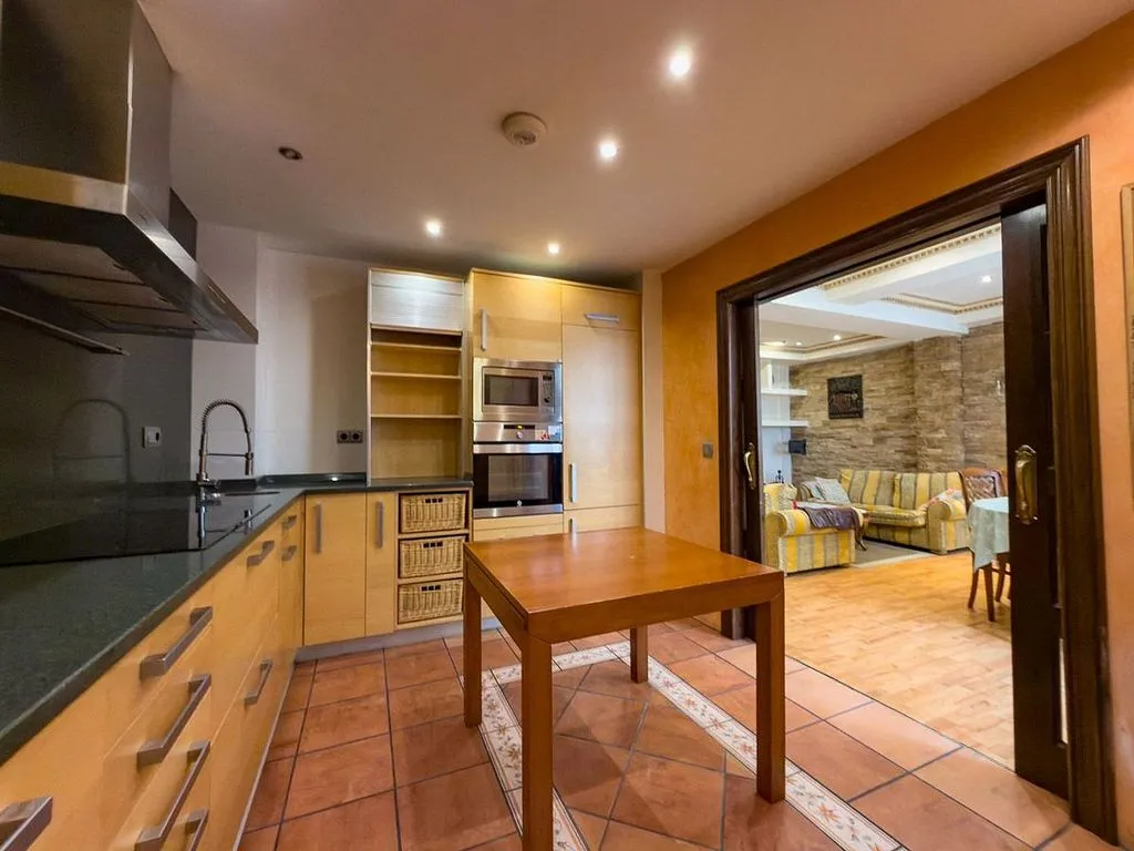 Cuisine - Apartment with Garage in Lovaina, Vitoria
