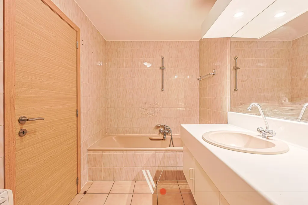 Salles de bain - Appartement avec Terrasse dans le Centre d'Izegem