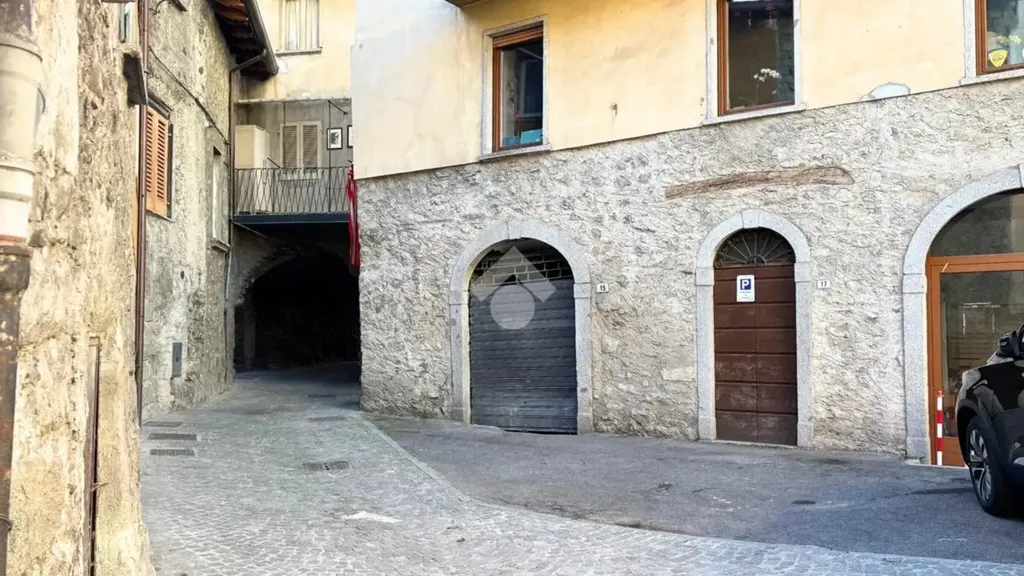 Aed - Quadrilocale with Balcony in Ceto's Historic Centre