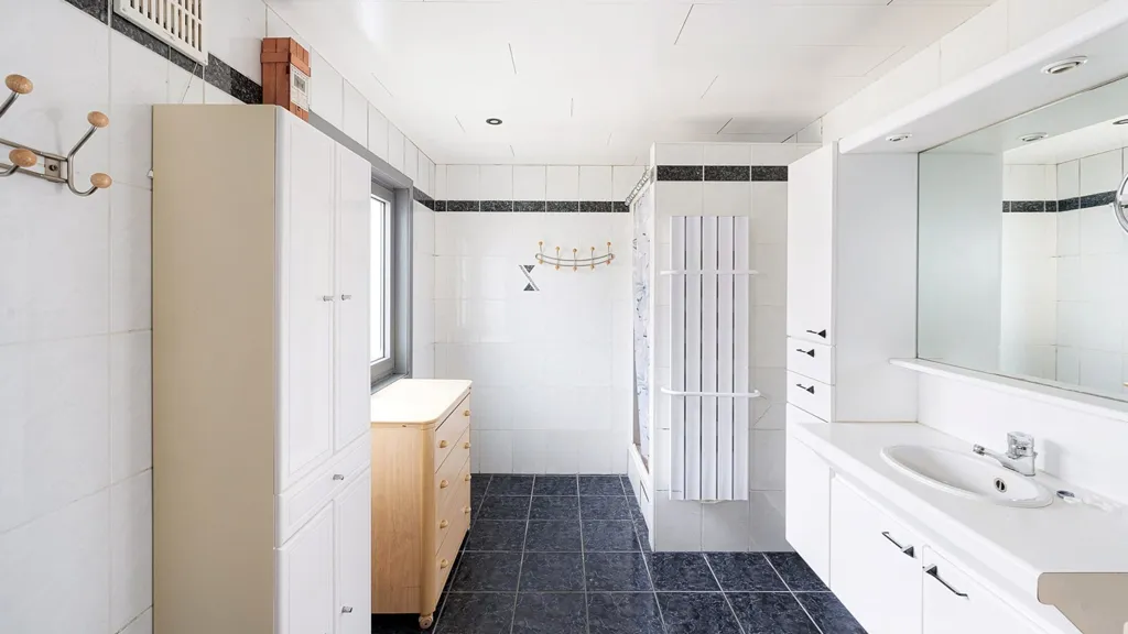 Bathrooms - Bungalow-Villa with Pool in Lissewege