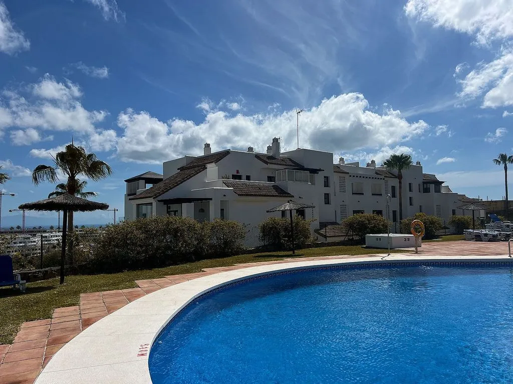 Bassein - Apartment with Pool and Terrace in Alcaidesa Suites
