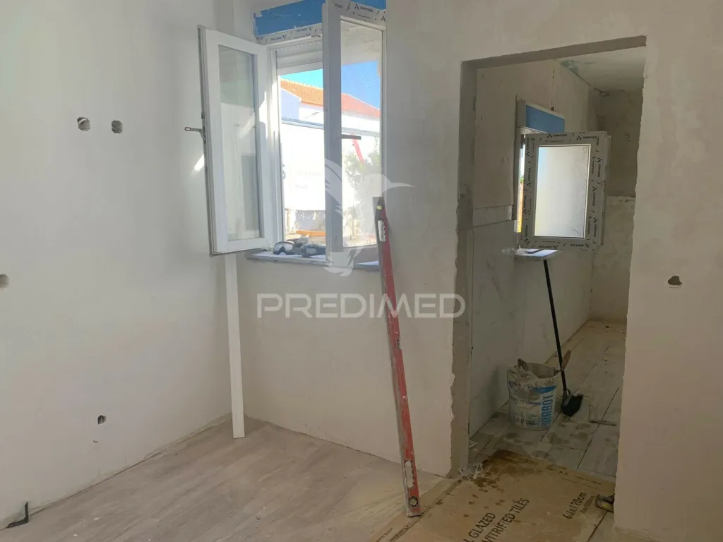 Toad - Fully Refurbished T3 House in Couço
