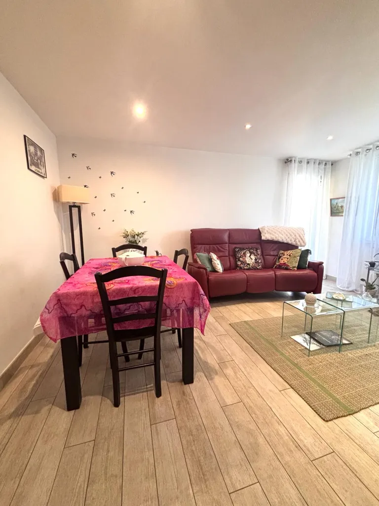 Elutuba - 3-Bedroom Apartment with Balcony in Chambéry