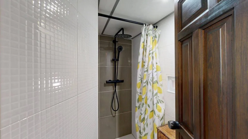 Salles de bain - Modern Loft with High Ceilings in Murcia