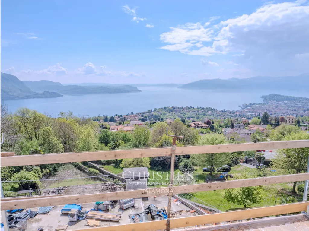 Rõdu - Luxury Lake View Apartment in Arizzano