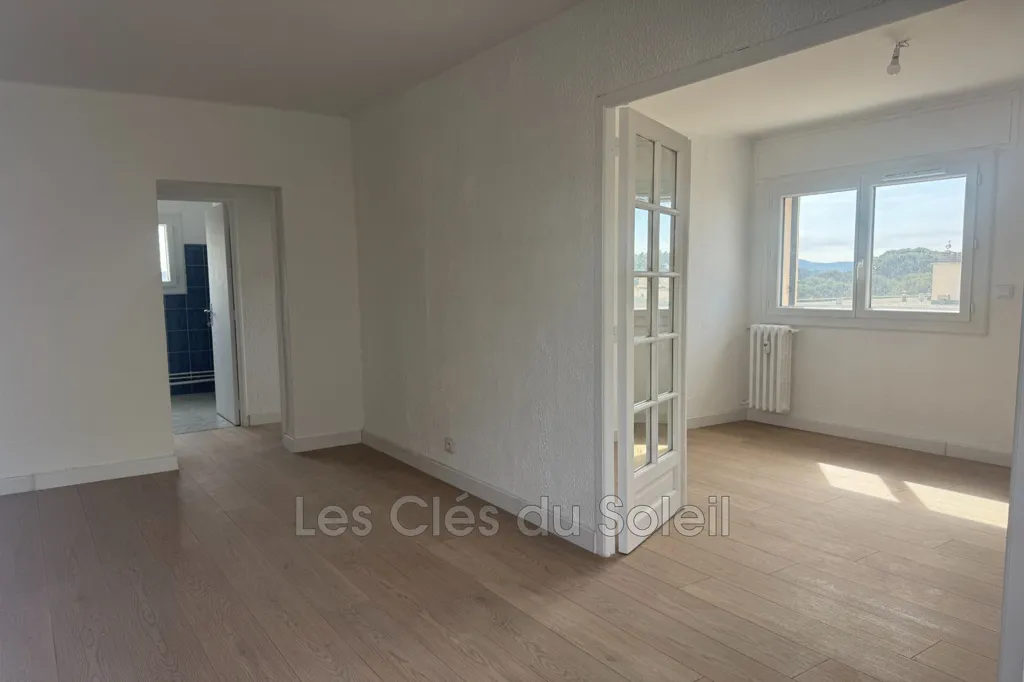 Toad - T4 Apartment with Balcony and Sea View in Toulon
