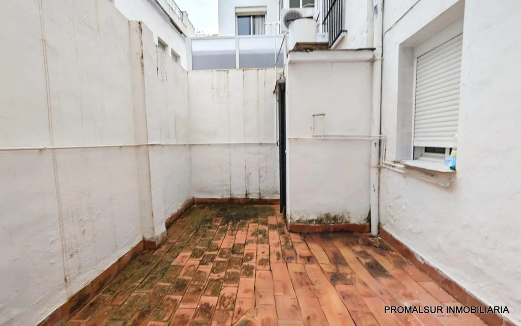 Jardin - Commercial Unit with Patio in Puente Genil