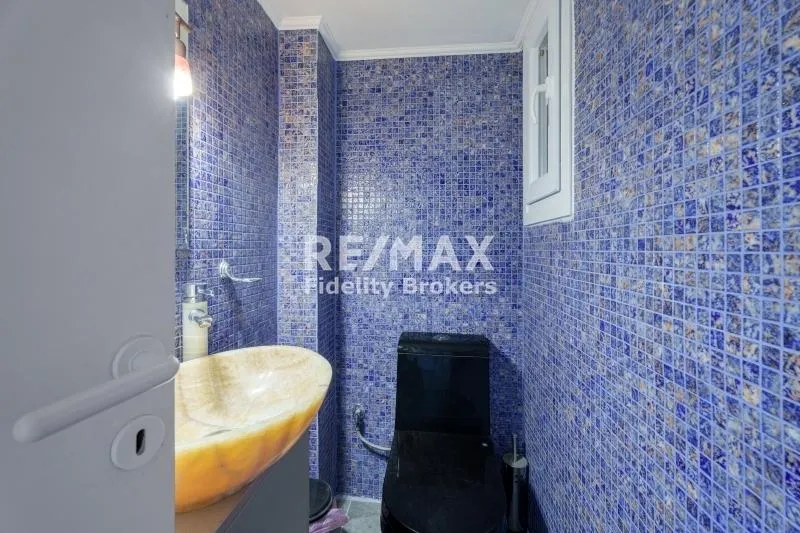 Vannitoad - Apartment with Balcony in Ano Glyfada