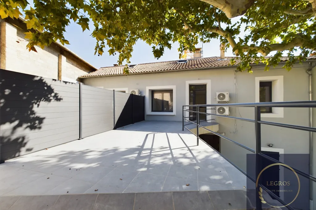 Terrass - Renovated Duplex with Terrace in Châteaurenard
