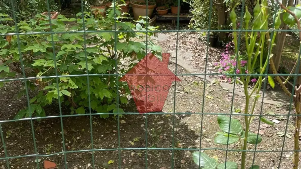 Jardin - Five-Bedroom Apartment with Garden in Empoli