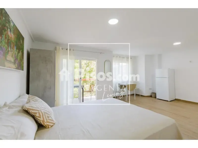 Magamistoad - Bright Studio with Balcony in Murillo Street