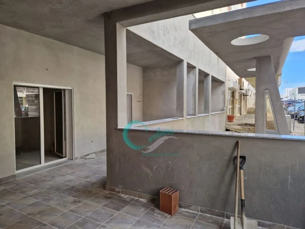 Aed - Luxury Flat with Balcony in Corroios