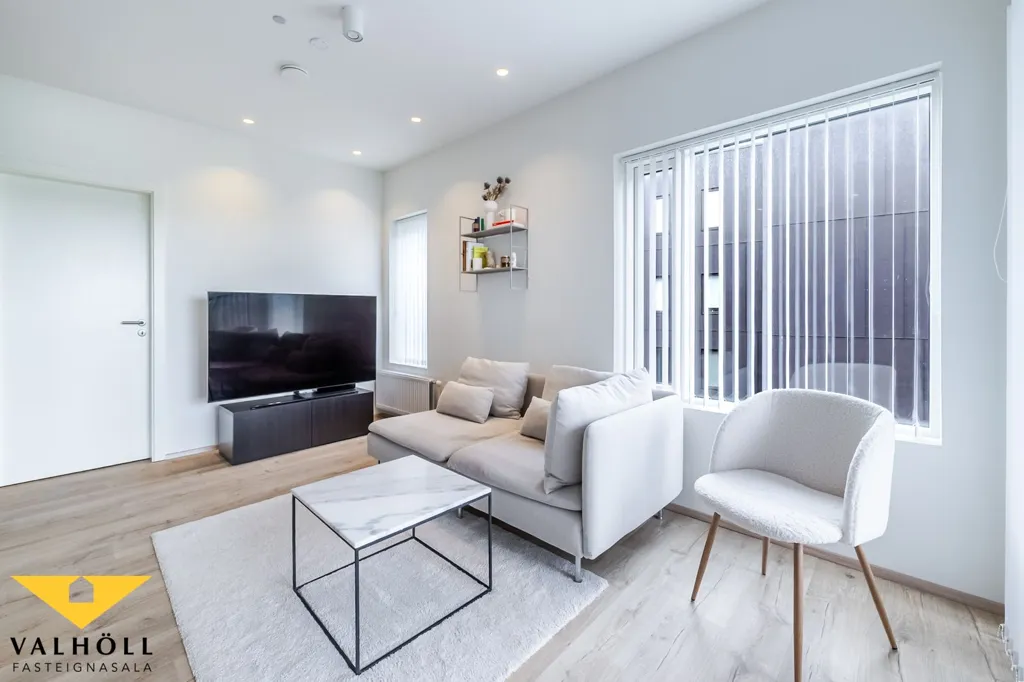 Elutuba - Modern Apartment with Balcony in Reykjavik