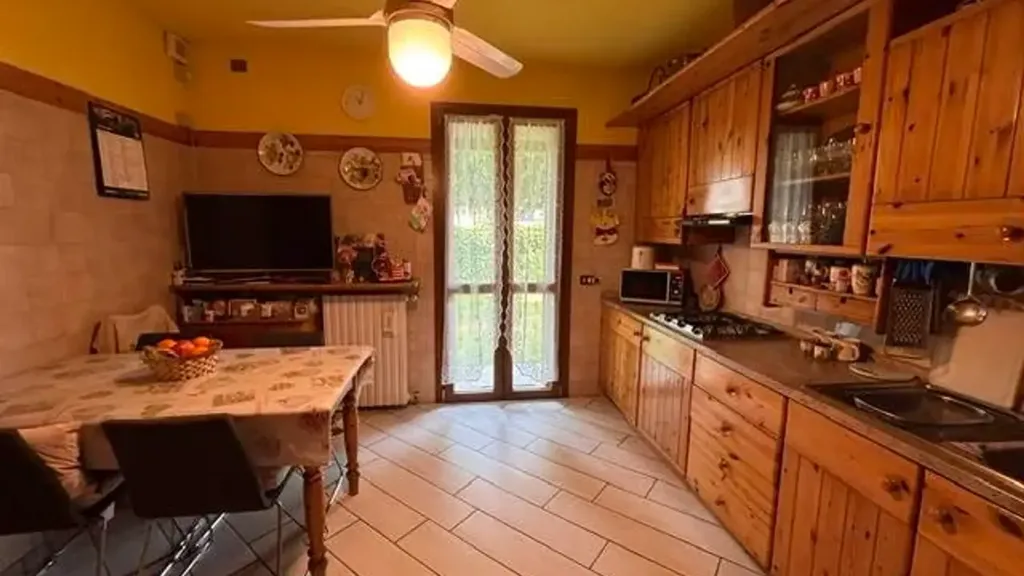 Kitchen - Villa with Garden in Vigevano
