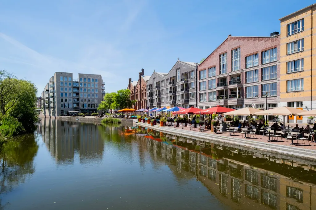 Charming Apartment with Balcony in Transvaalbuurt