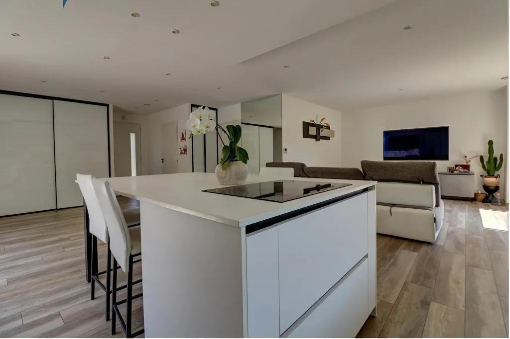Köök - Villa with Pool and Studio in 3,652m² Garden