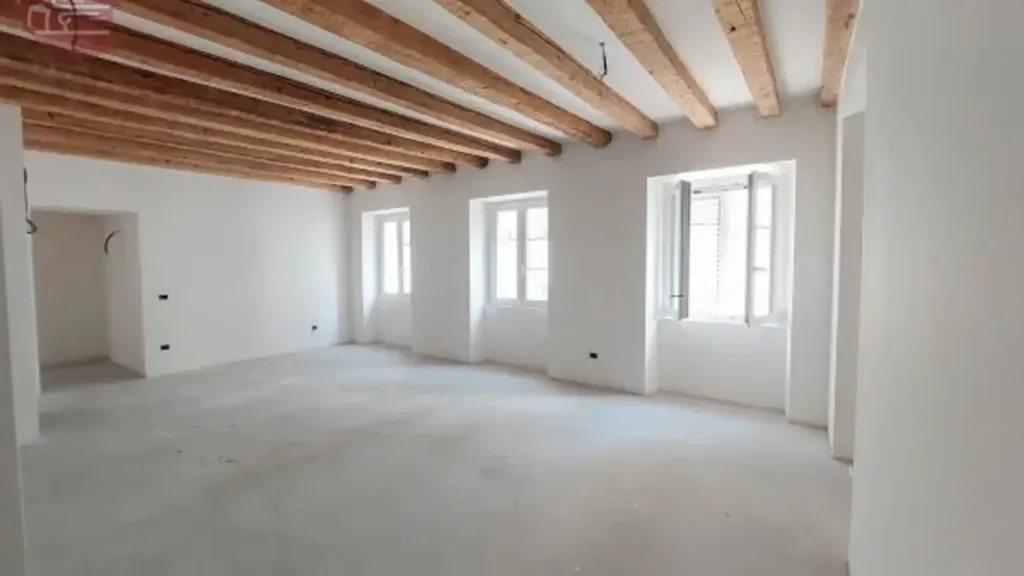 Pièces - Riqualificato Triplex in Trieste